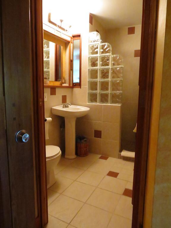 Artisan Upstairs 3*